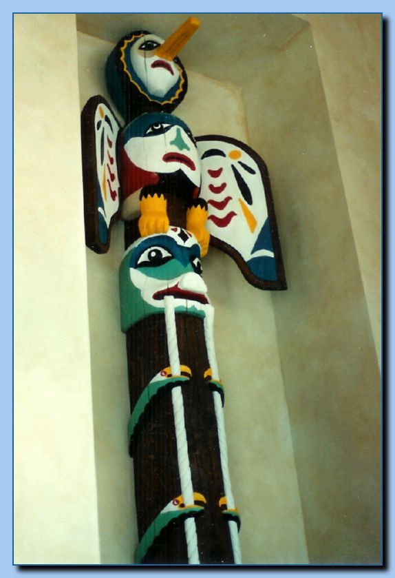2 094 Totem Traditional Archive 011